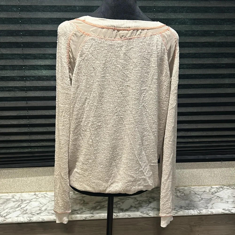 Gibson Women’s Tan w Orange Stitching LS Lightweight Chiffon Accents Top Large - Picture 4 of 11